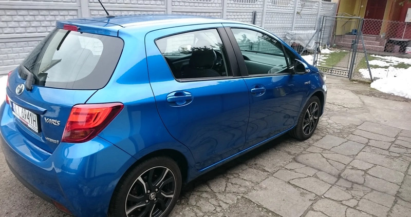 Toyota Yaris cena 47000 przebieg: 198100, rok produkcji 2016 z Tarnów małe 742